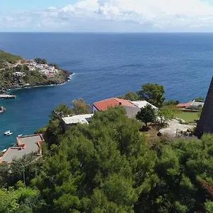 Sotto La Torre E Sopra Il Porticciolo Affittacamere Isola di Ustica